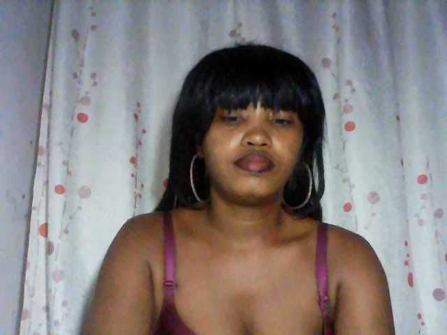 kylie11 live cam on BongaCams