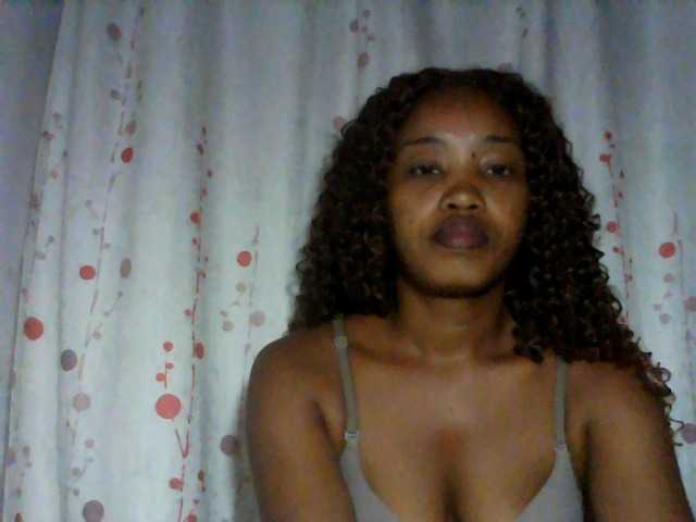 kylie11 live cam on BongaCams