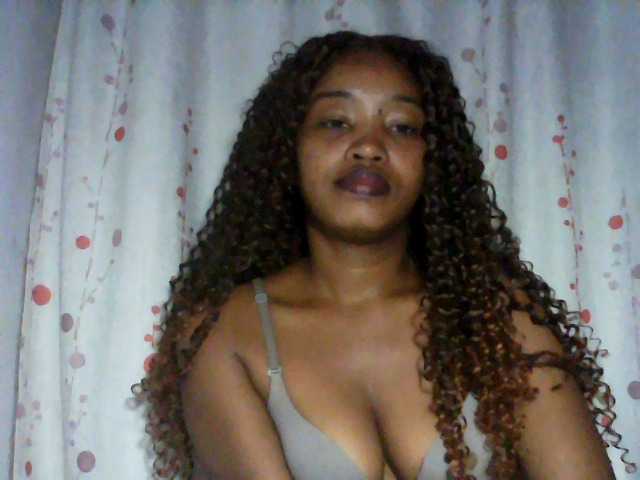kylie11 live webcam show