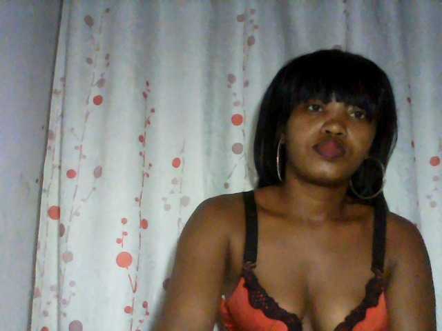 kylie11 Live Cam on BongaCams
