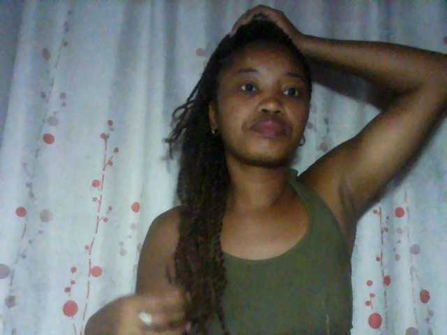 kylie11 live cam on BongaCams