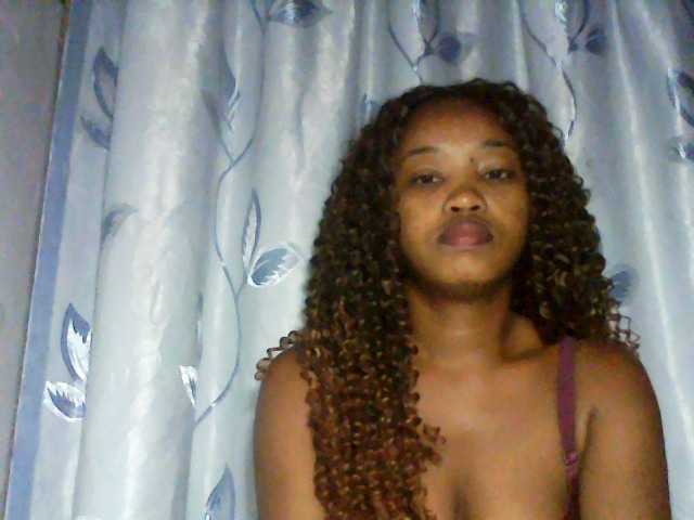 kylie11 live cam on BongaCams