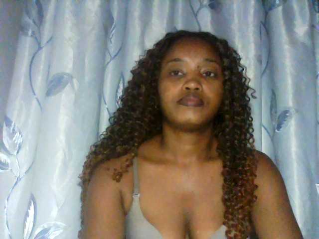 kylie11 live cam on BongaCams