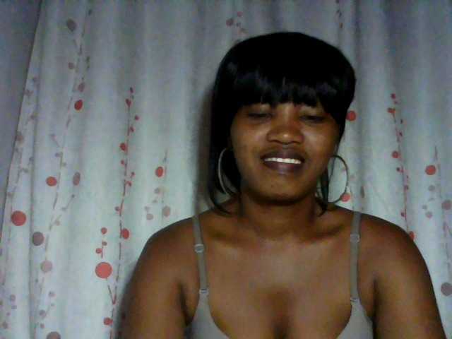 kylie11 live cam on BongaCams
