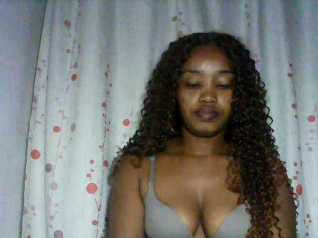kylie11 live cam on UnifiedCams