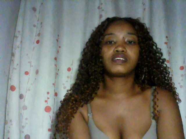 kylie11 live cam on UnifiedCams