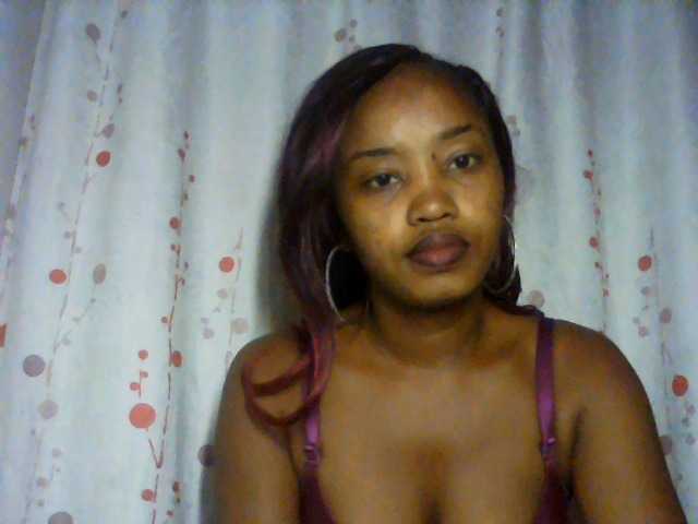 kylie11 live cam on UnifiedCams
