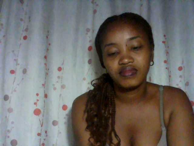 kylie11 live webcam show