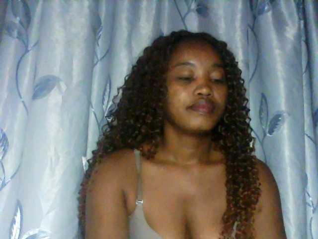 kylie11 live cam on BongaCams