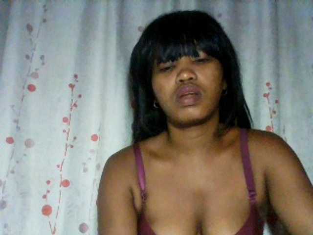kylie11 live cam on BongaCams