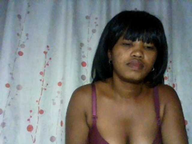 kylie11 live cam on BongaCams