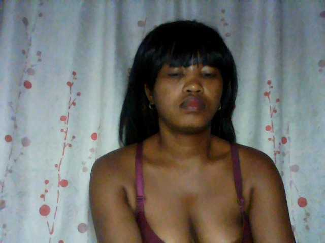 kylie11 live cam on BongaCams