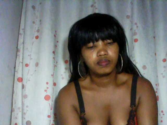 kylie11 live cam on BongaCams