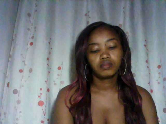 kylie11 live cam on UnifiedCams
