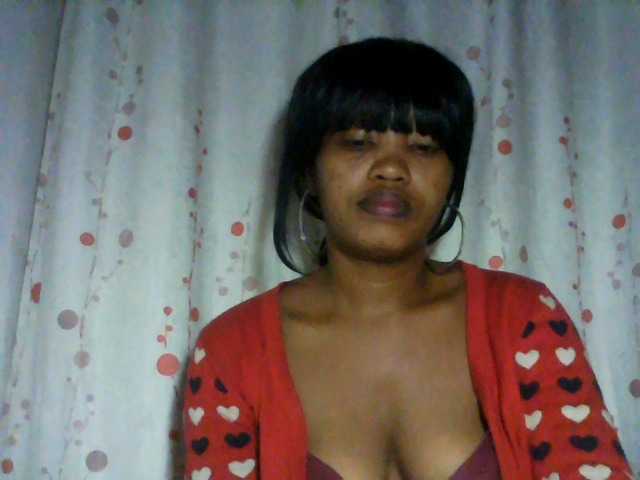 kylie11 live cam on BongaCams