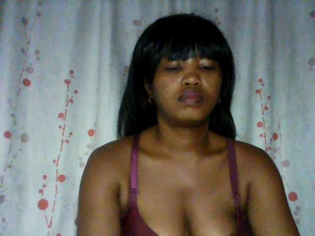 kylie11 live cam on BongaCams