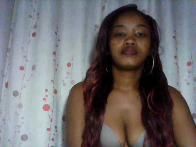 kylie11 live cam on UnifiedCams