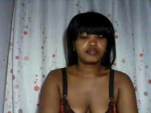 kylie11 live cam on BongaCams