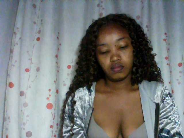 kylie11 live webcam show