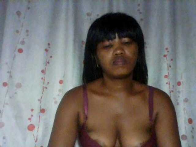 kylie11 live cam on BongaCams