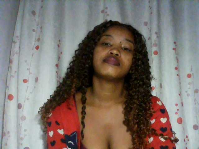 kylie11 live cam on BongaCams