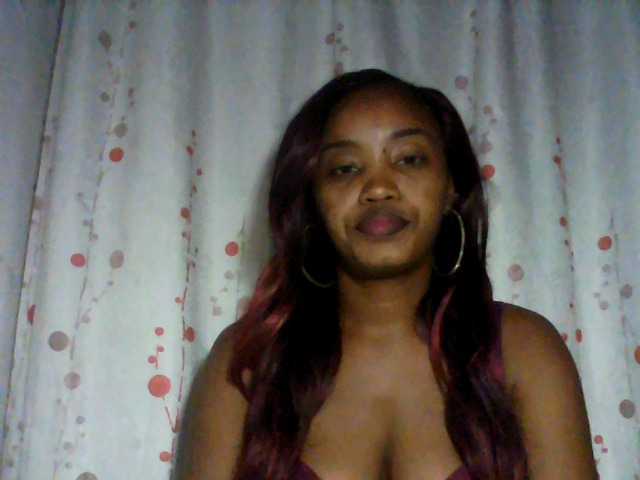 kylie11 live cam on UnifiedCams