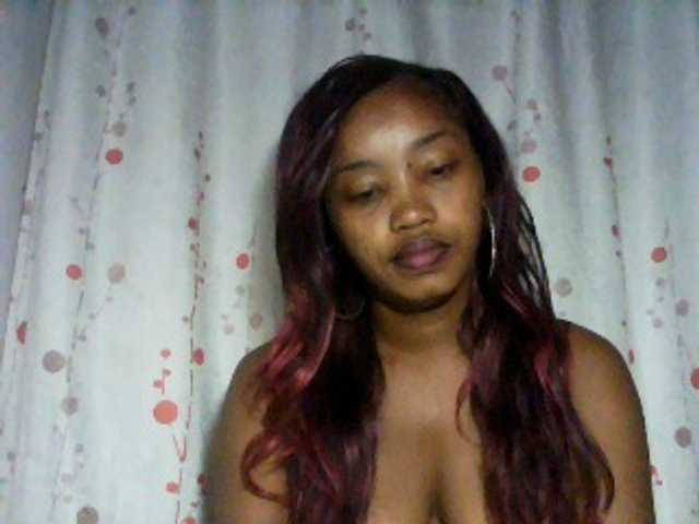 kylie11 live cam on BongaCams