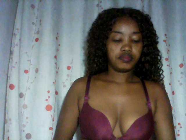 kylie11 live cam on BongaCams