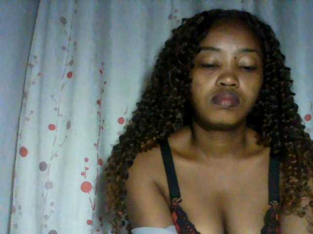 kylie11 live webcam show