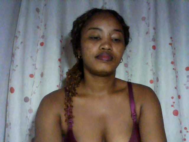 kylie11 live cam on UnifiedCams