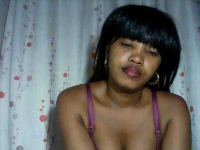 kylie11 live cam on BongaCams