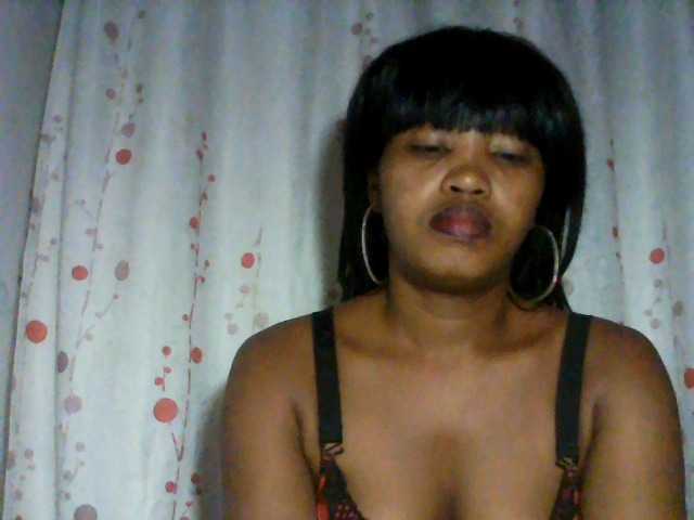 kylie11 live cam on BongaCams