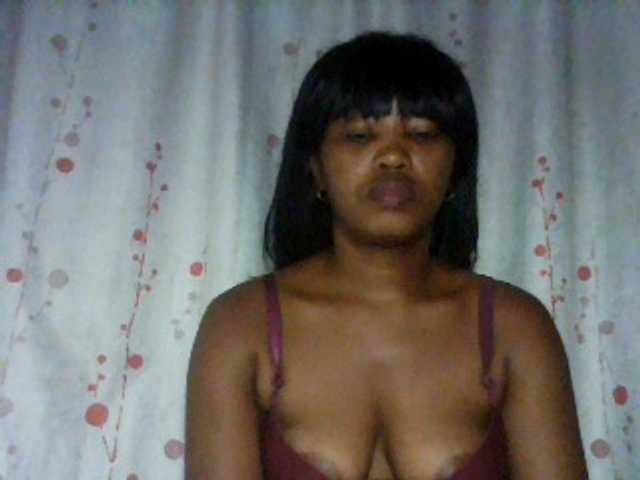 kylie11 live cam on BongaCams