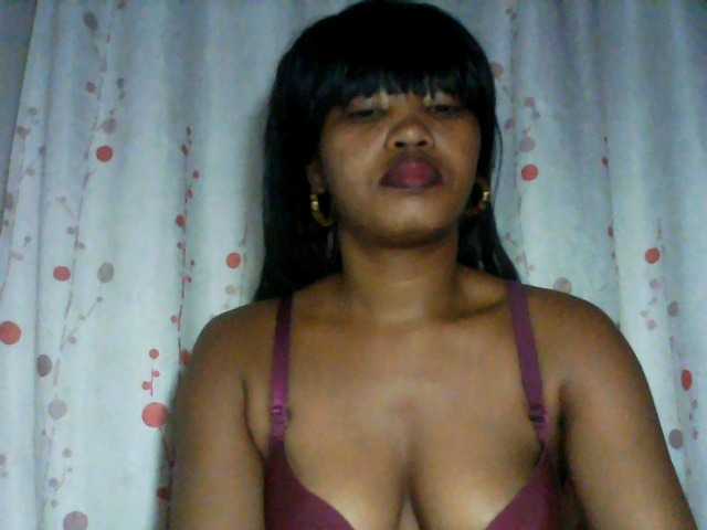 kylie11 live cam on BongaCams