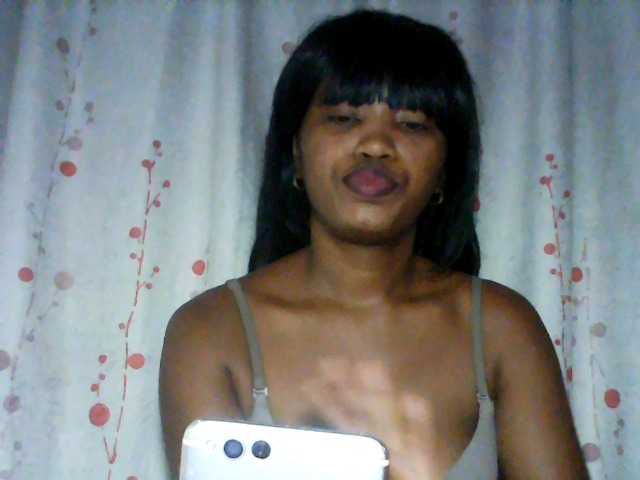 kylie11 live cam on BongaCams