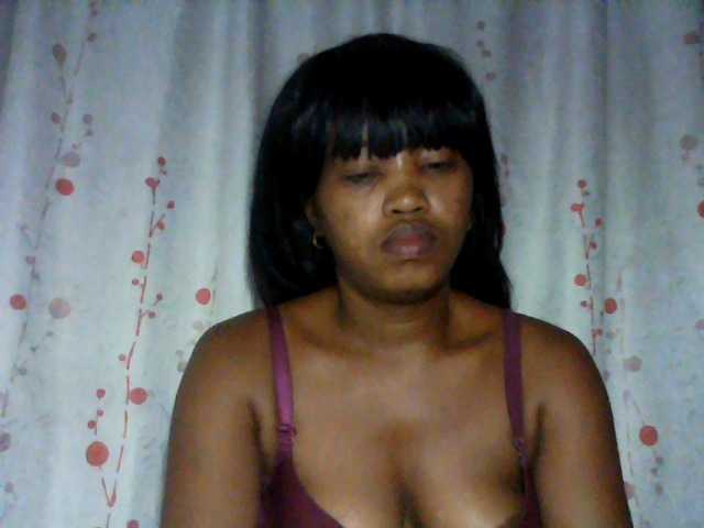 kylie11 live cam on BongaCams