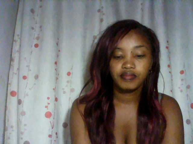 kylie11 live cam on BongaCams