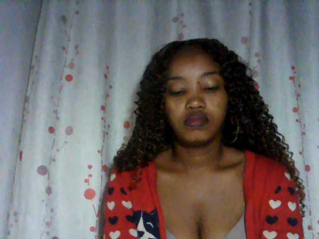 kylie11 live cam on BongaCams