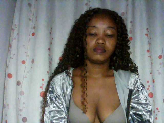 kylie11 live webcam show