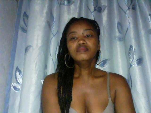 kylie11 live cam on BongaCams