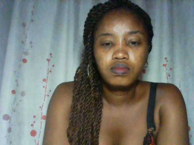 kylie11 live cam on BongaCams