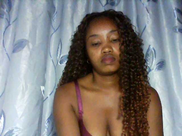 kylie11 live cam preview