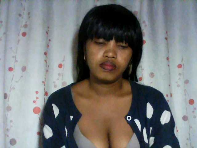 kylie11 live cam on BongaCams