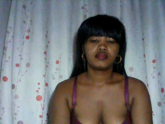 kylie11 live cam on BongaCams