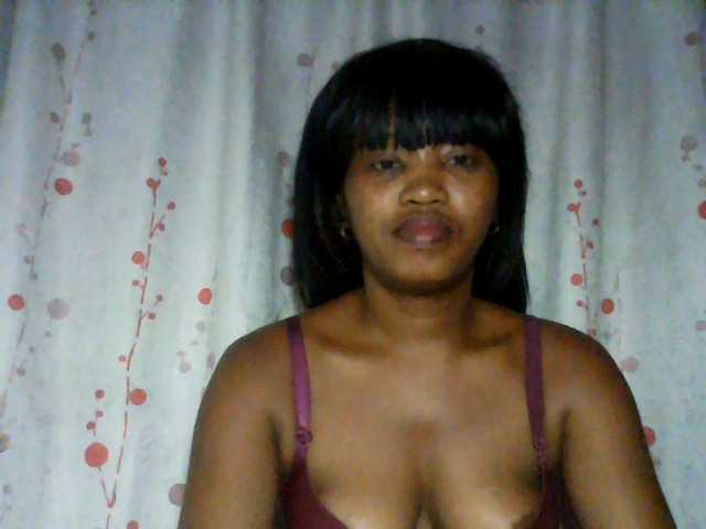 kylie11 live cam on BongaCams