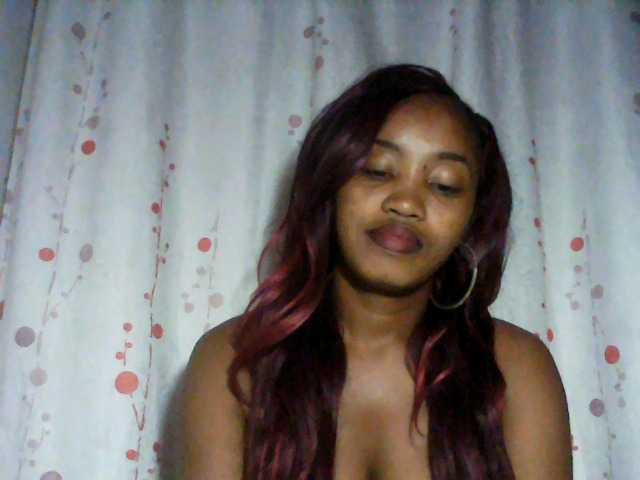 kylie11 live cam on BongaCams