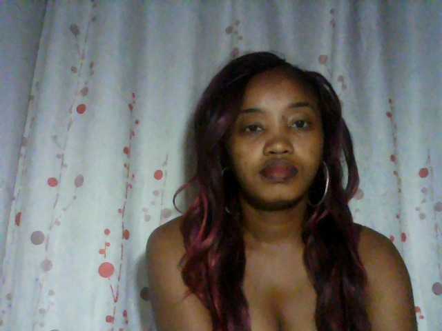 kylie11 live cam on UnifiedCams