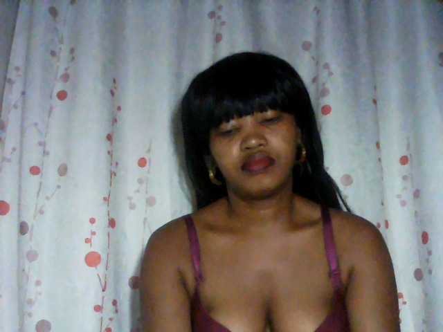 kylie11 live cam on BongaCams