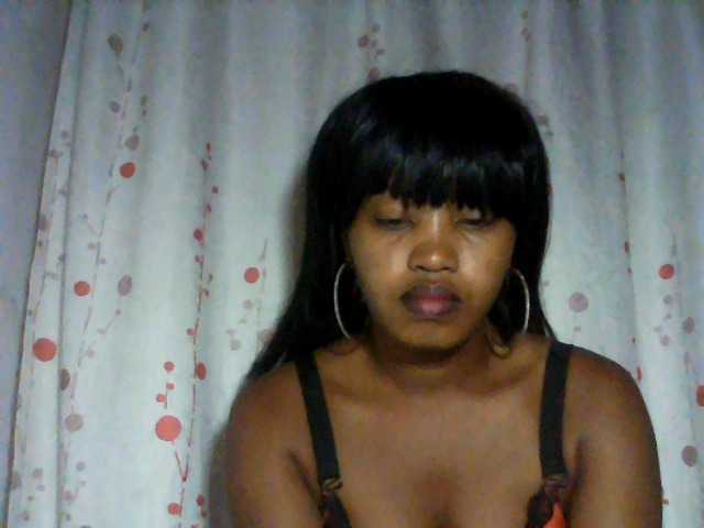 kylie11 live cam on BongaCams