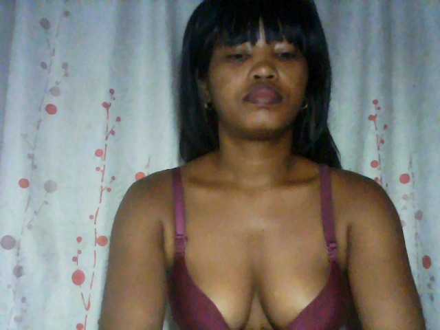 kylie11 live cam on BongaCams